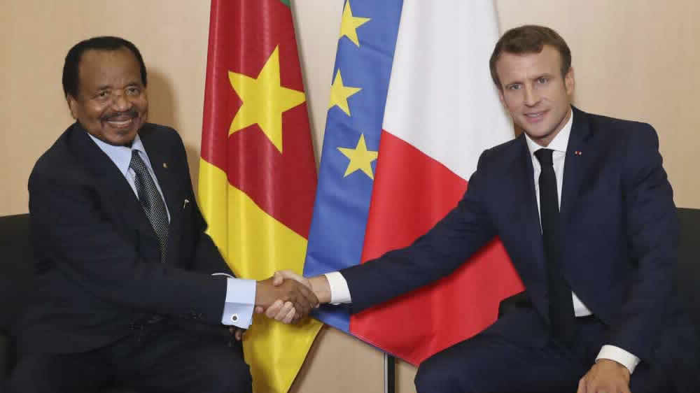 Macron en mission pour recruter l’Afrique à bord de la coalition anti-Russe